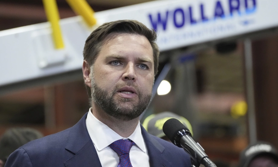 Ông Vance cáo buộc phó tướng của bà Harris nói dối về thời quân ngũ - Báo VnExpress