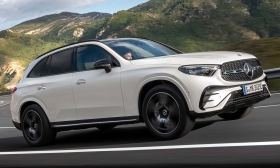 Mercedes GLC hybrid 2025 giá từ 61.000 USD