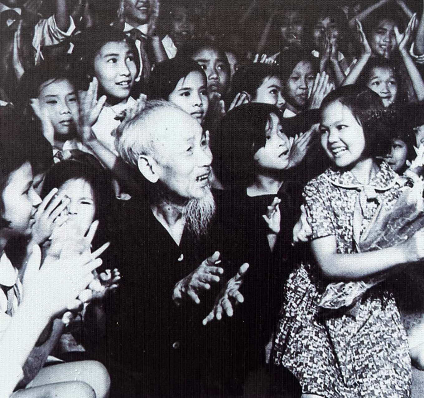 Từ năm 1945 đến năm 1969, Hồ Chí Minh đảm nhận cương vị nào sau đây?