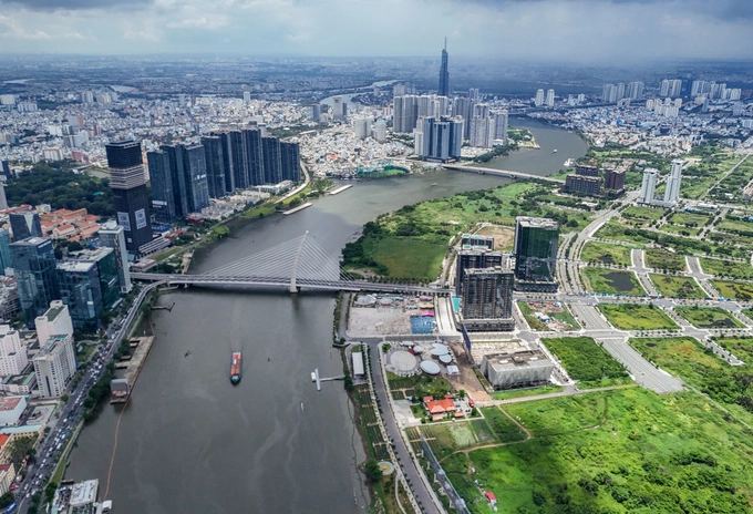 Đoạn bờ sông Sài Gòn từ cầu Ba Son đến Thủ Thiêm dự kiến được cảnh tạo thành công viên. Ảnh: Quỳnh Trần