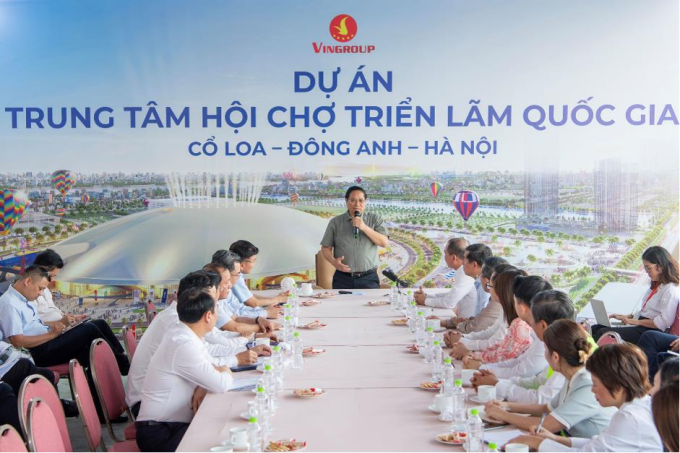 Thủ tướng Phạm Minh Chính làm việc với các đơn vị đầu tư, thi công xây dựng cầu Tứ Liên. Ảnh: Vingroup