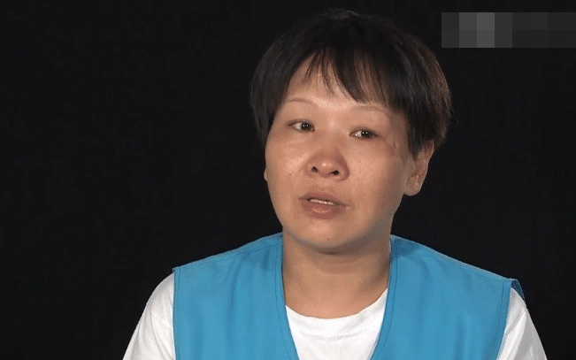 Mưu kế của người đàn bà giấu xác chồng trong sân nhà 3 Vương Thông Huệ khóc khi kể lại việc bị chồng ngược đãi về thể xác và tinh thần. Ảnh: CCTV