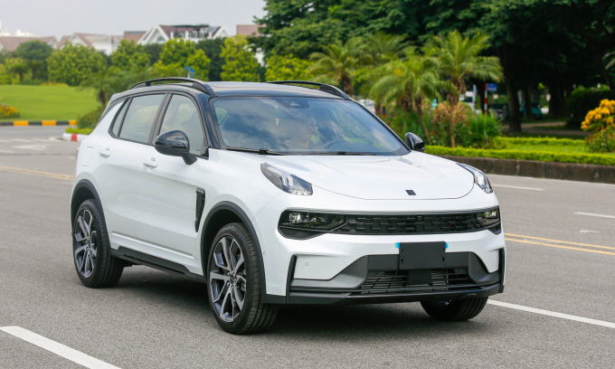 Lynk & Co 01 trên đường thử nội bộ. Ảnh: Lương Dũng