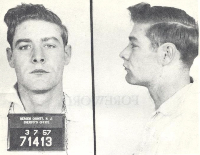 Sát nhân xảo trá thoát án tử hình nhờ 'tài văn vở' 1 Edgar Smith khi bị bắt. Ảnh: Find a grave