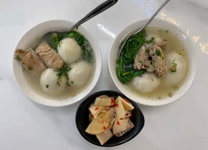 Nước hầm xương là linh hồn của phoóng dăm. Ảnh: Báo Lạng Sơn