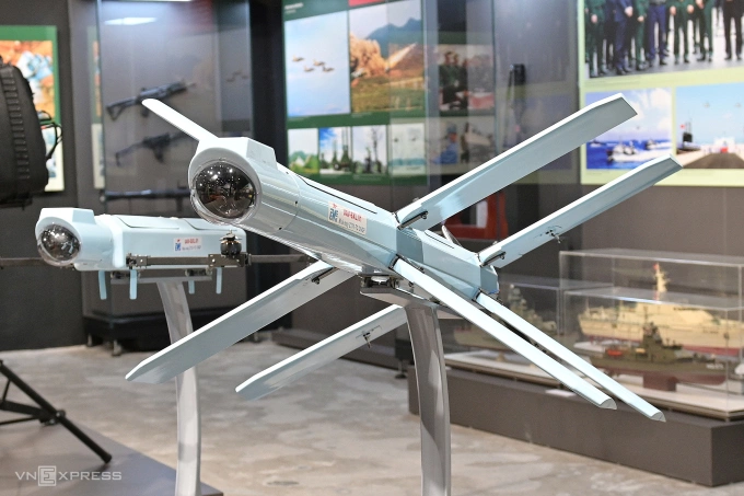 Hai mẫu UAV cảm tử do Nhà máy Z131 nghiên cứu, chế tạo. Ảnh: Giang Huy