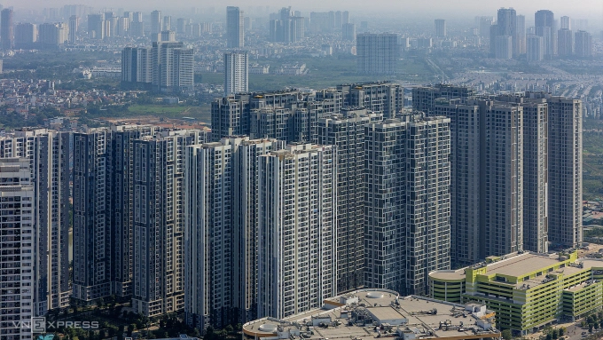 Một dãy các tòa chung cư tại khu đô thị phía Tây Hà Nội. Ảnh: Giang Huy