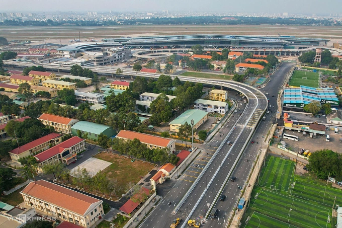 Nhà ga T3 Tân Sơn Nhất cùng tuyến đường kết nối, tháng 3/2025. Ảnh: Quỳnh Trần