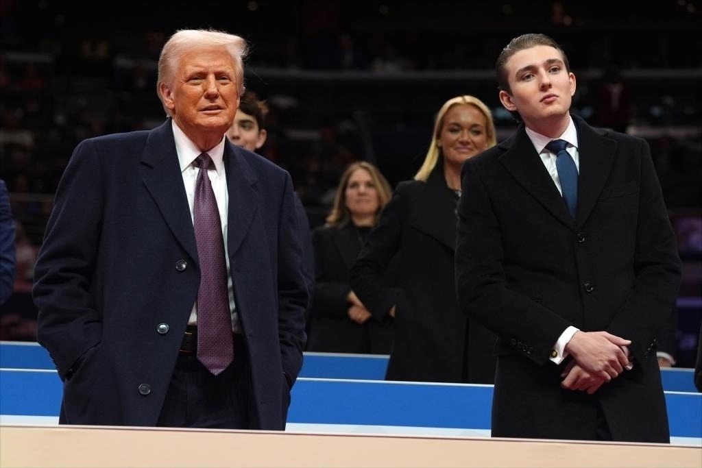 Ông Trump khen con út Barron 'giỏi công nghệ' - Báo VnExpress