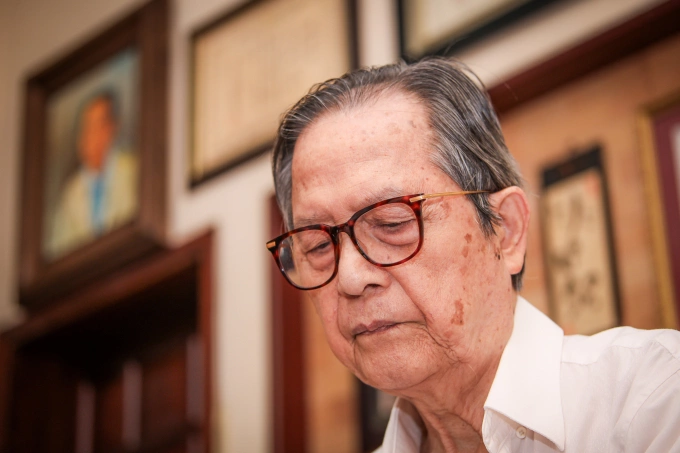GS.TS Đặng Lương Mô, chuyên gia vi mạch - bán dẫn, nuối tiếc vì Việt Nam đã bỏ qua hàng chục năm cùng nhiều cơ hội để phát triển công nghiệp bán dẫn. Ảnh: Phùng Tiên