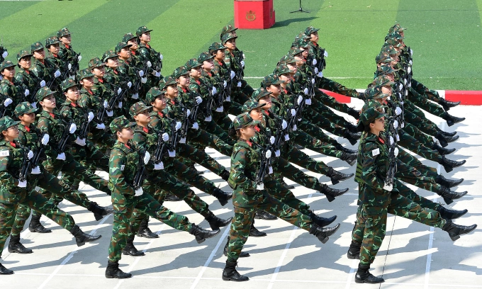 Một ngày trong thao trường luyện tập diễu binh phục vụ lễ 30/4 ở Trường Quân sự Quân khu 7. Ảnh: Thanh Tùng