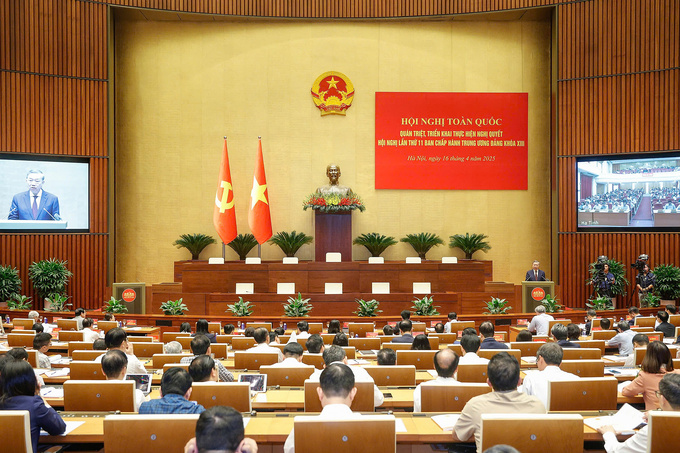 Đại biểu dự hội nghị sáng 16/4. Ảnh: Hoàng Phong