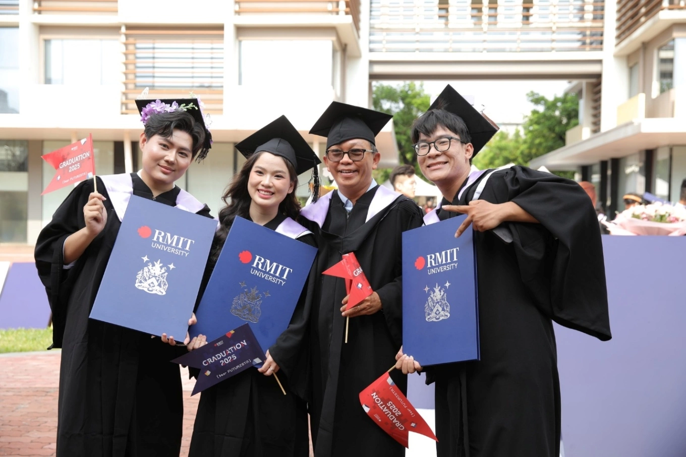 Sinh viên rạng rỡ vào ngày Lễ Tốt nghiệp đánh dấu 25 năm RMIT Việt Nam