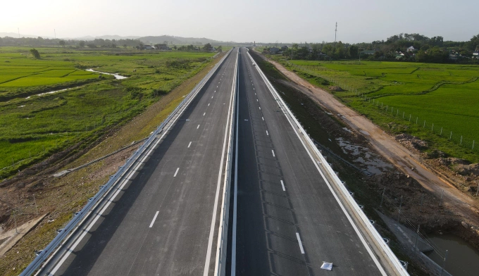 Cao tốc Bãi Vọt - Hàm Nghi qua Hà Tĩnh trước ngày thông xe. Ảnh: Đức Hùng