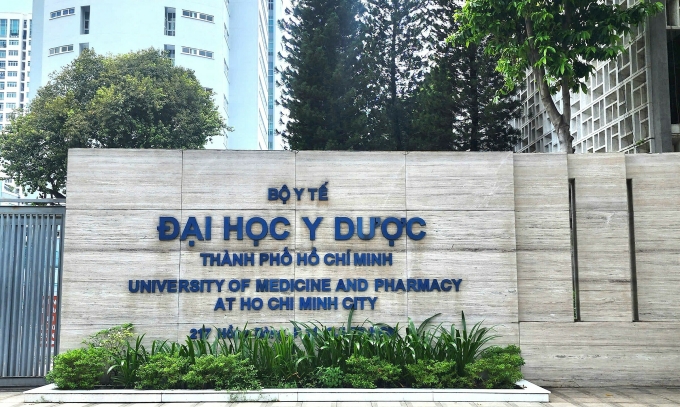 Cổng trường Đại học Y Dược TP HCM. Ảnh: Lệ Nguyễn