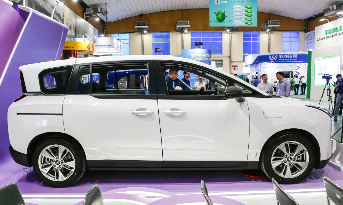 FAW Bestune NAT - MPV điện Trung Quốc xuất hiện tại Việt Nam