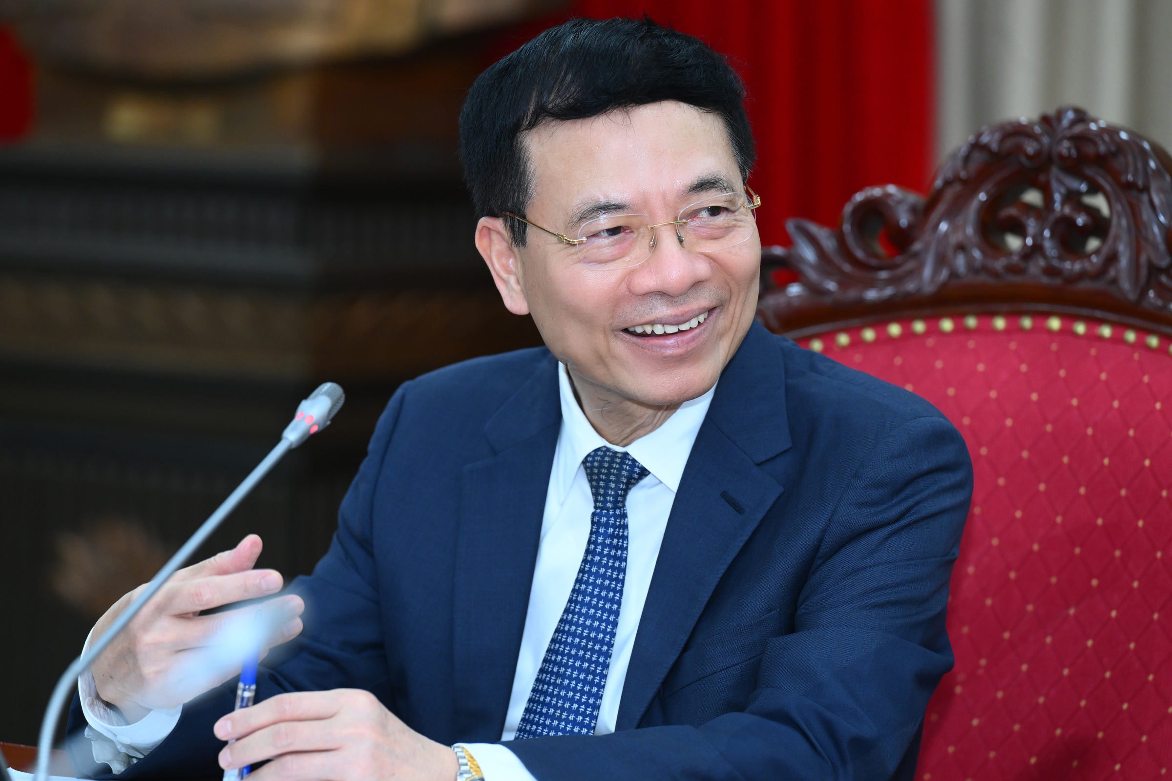 Bộ trưởng Khoa học và Công nghệ Nguyễn Mạnh Hùng trong buổi làm việc với ba đơn vị thuộc Bộ. Ảnh: Giang Huy