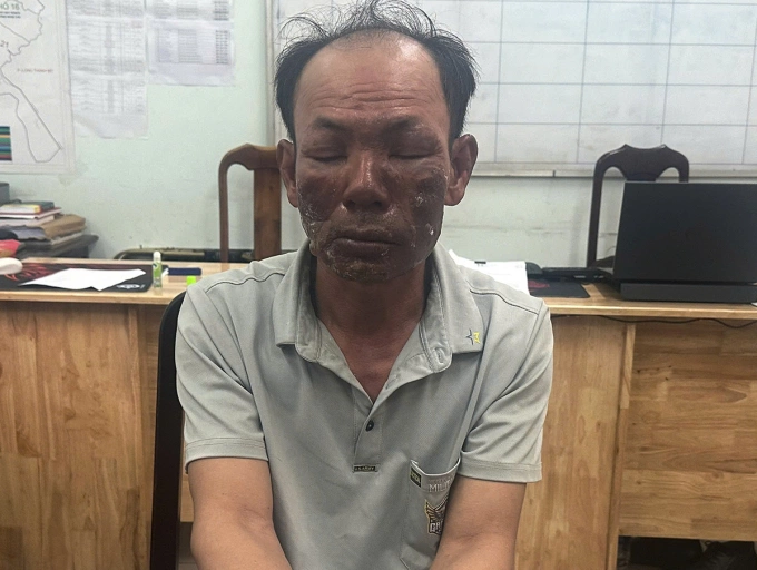 Huỳnh Minh Trung tại cơ quan điều tra. Ảnh: Công an cung cấp