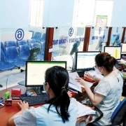 Cán bộ không chuyên trách xoay xở tìm sinh kế