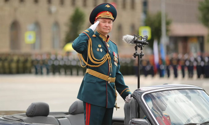Tướng Andrey Mordvichev trong lễ Duyệt binh Chiến thắng tại Volgograd tháng 5/2020. Ảnh: RIA Novosti