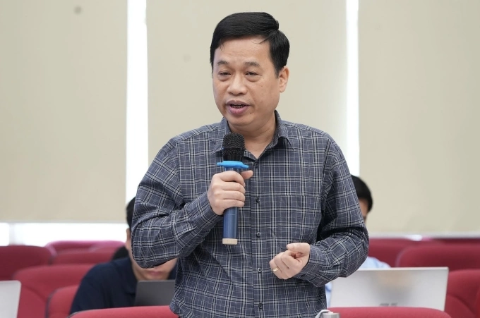 Ông Lê Văn Bình, Phó Cục trưởng Cục Quản lý đất đai, phát biểu tại tọa đàm về nhà ở xã hội sáng 30/5. Ảnh: Tiền Phong