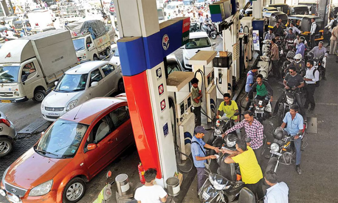 Một trạm nhiên liệu ở Delhi. Ảnh: DNA