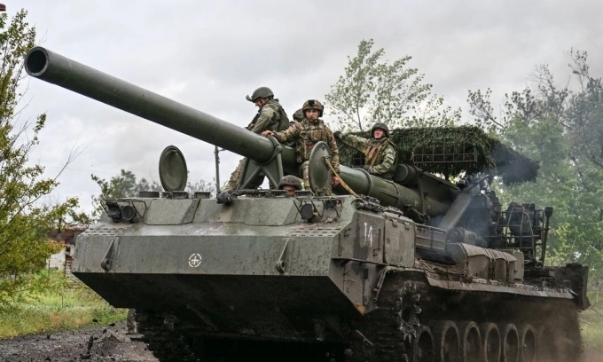 Khẩu đội pháo tự hành 2S7M Nga triển khai ở mặt trận Pokrovsk, tỉnh Donetsk, hôm 20/5. Ảnh: RIA Novosti