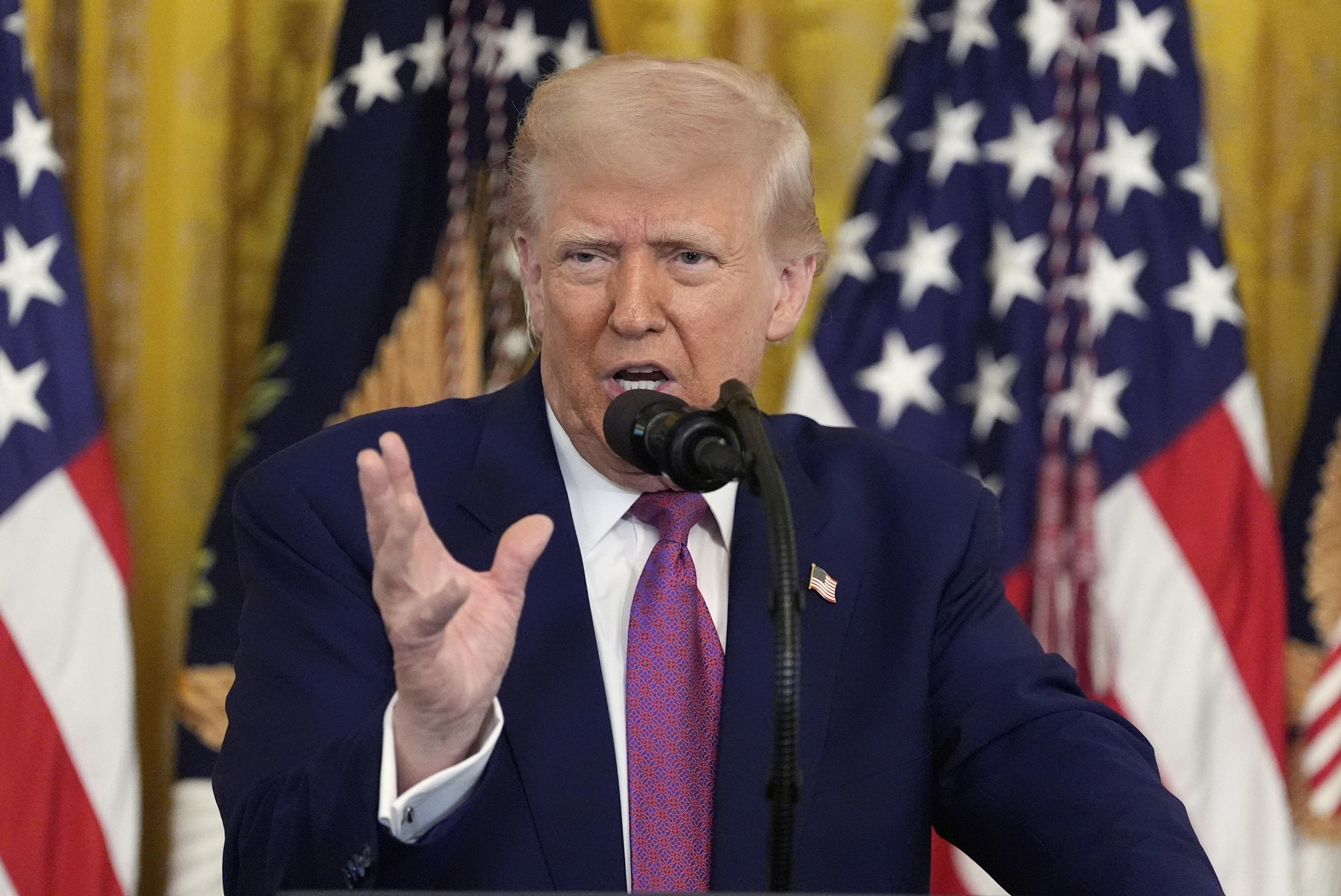 Ông Trump: Mỹ sẽ cấp 'giấy phép tạm thời' cho lao động nhập cư - Báo VnExpress