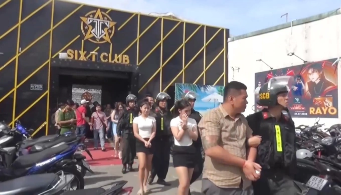 186 người bị tạm giữ vì liên quan đến ma túy. Ảnh: Nhật Vy