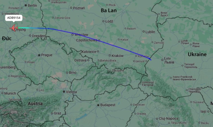 Đường bay của phi cơ An-124. Đồ họa: FlightRadar24