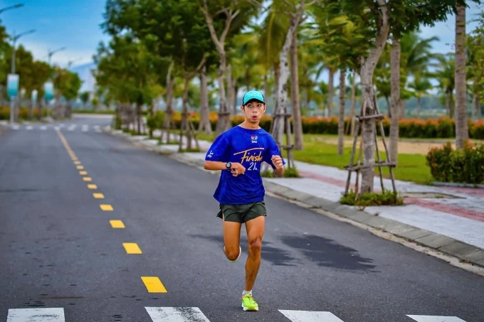 Gia Huy trong một buổi chạy sinh hoạt CLB Ngũ Hành Sơn Runners. Ảnh: Ngũ Hành Sơn Runners