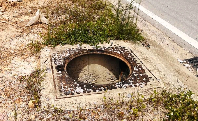 Một hố ga bị mất nắp. Ảnh: Sơn Thủy