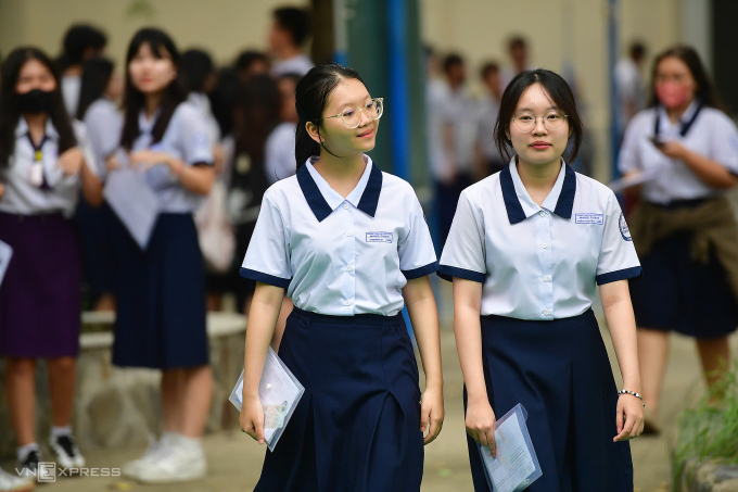 Thí sinh dự thi tốt nghiệp THPT tại TP HCM, ngày 25/6. Ảnh: Thanh Tùng