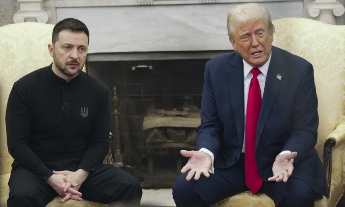 Tổng thống Ukraine Zelensky (trái) và Tổng thống Mỹ Trump tại Nhà Trắng ngày 28/2. Ảnh: AP