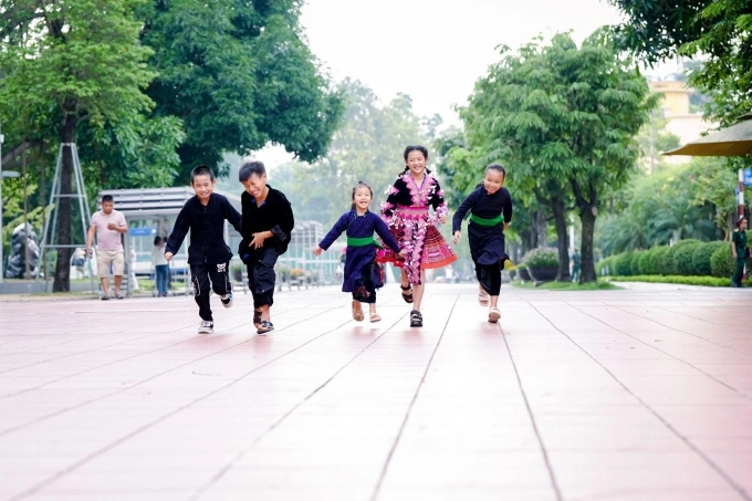 Khoảnh khắc các em nhỏ vui chơi tại Bảo tàng Hồ Chí Minh. Ảnh: Công ty cổ phần Học viện Minh Trí Thành