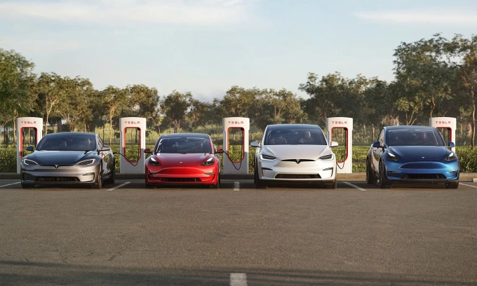 Bốn trong tổng số 5 mẫu xe Tesla hiện nay bán tại Mỹ có tên trong top 10 xe cũ giảm giá. Ảnh: Tesla