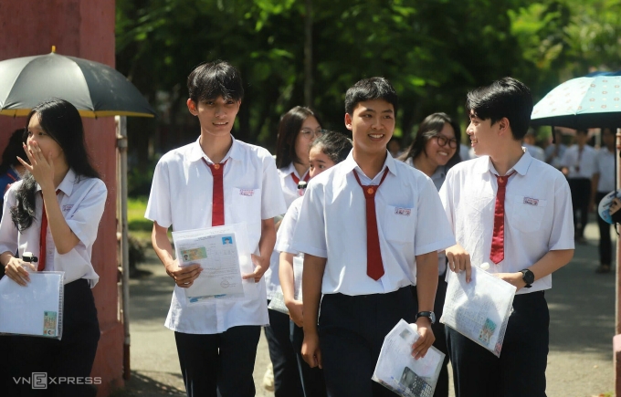 Thí sinh dự thi tốt nghiệp THPT 2025 tại TP Huế. Ảnh: Võ Thạnh