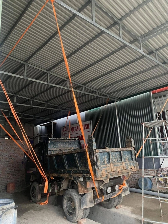 Những cách chống bão Wipha có 1-0-2 - 11