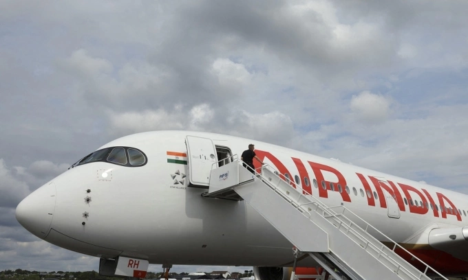 Một chiếc Airbus A350-900 của hãng hàng không Ấn Độ India Air tại Triển lãm Hàng không Quốc tế Farnborough, Anh, hồi tháng 7/2024. Ảnh: Reuters