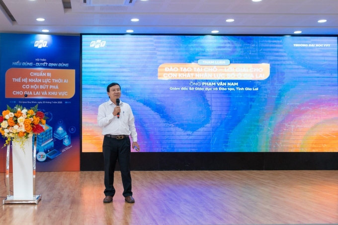 Ông Phạm Văn Nam - Giám đốc Sở Giáo dục và Đào tạo tỉnh Gia Lai phát biểu tại hội thảo. Ảnh: FPTU