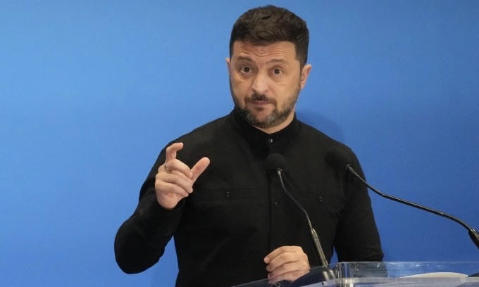 Tổng thống Ukraine Volodymyr Zelensky tại hội nghị Tái thiết Ukraine ở Rome, Italy, hôm 10/7. Ảnh: AP