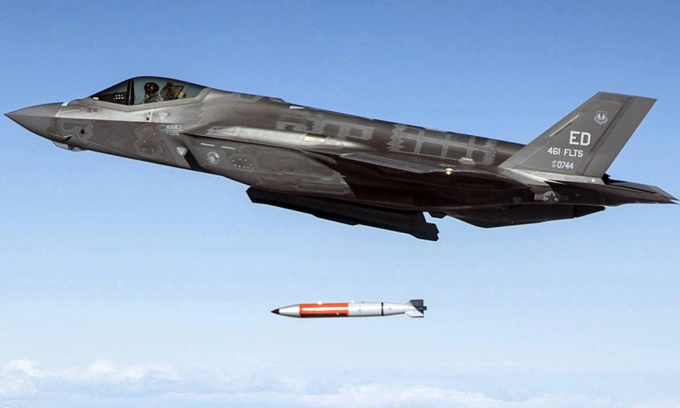 Tiêm kích F-35 Mỹ thả bom B61-12 trong cuộc thử nghiệm năm 2021. Ảnh: JPO