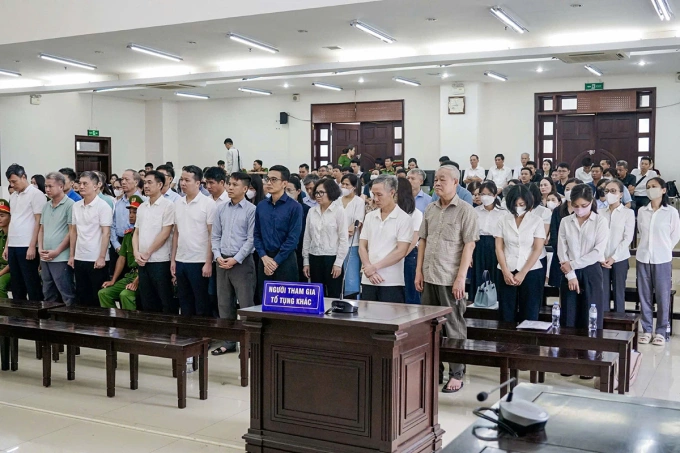 Các bị cáo trong phiên phúc thẩm vụ án FLC. Ảnh: Ngọc Thành