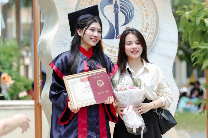 Sinh viên trường Đại học Sư phạm, Đại học Đà Nẵng trong ngày tốt nghiệp, tháng 6/2025. Ảnh: Fanpage nhà trường