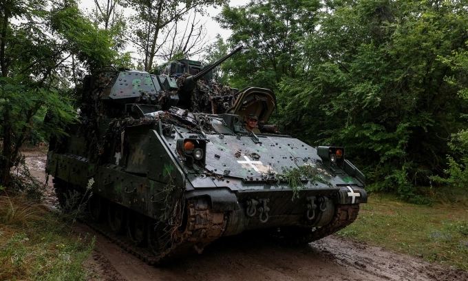 Thiết giáp M2 Bradley của Lữ đoàn 47 Ukraine gần tiền tuyến tại tỉnh Zaporizhzhia tháng 6/2023. Ảnh: Reuters