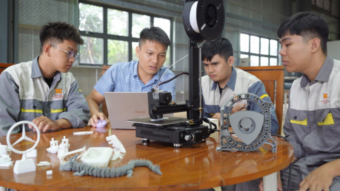 Sinh viên khối kỹ thuật trong lớp học. Ảnh: MIT Uni