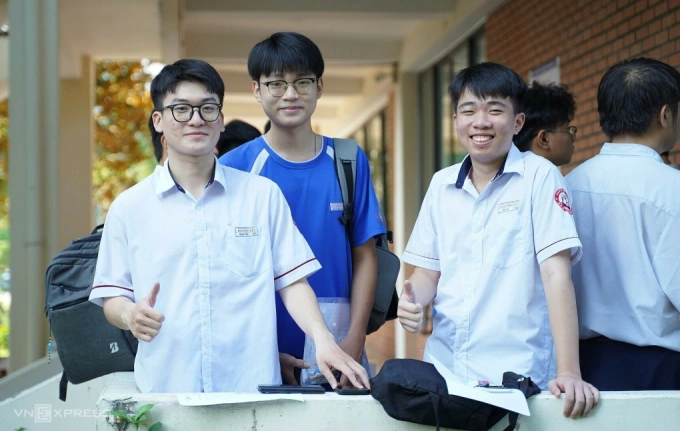 Thí sinh dự thi đánh giá năng lực tại trường Đại học Sư phạm Kỹ thuật TP HCM, ngày 30/3. Ảnh:Lệ Nguyễn