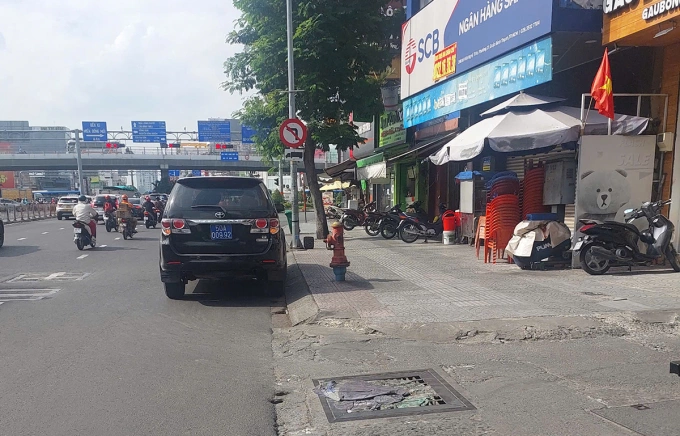 Nhiều lực lượng tham gia truy bắt nghi can vụ án. Ảnh: Nhật Vy