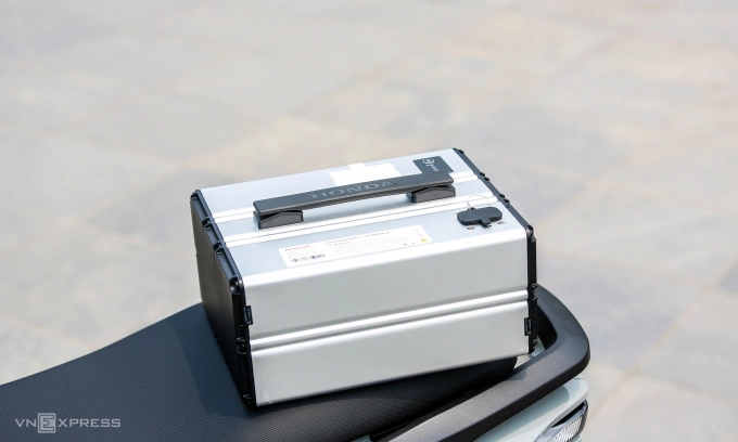 Gói pin lithium-ion trên xe Honda ICON e:. Ảnh: Lương Dũng
