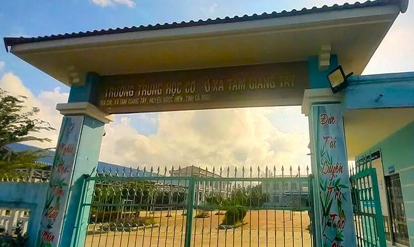 Phía sau hành vi 'tham ô hơn 10 triệu đồng' của thầy hiệu trưởng